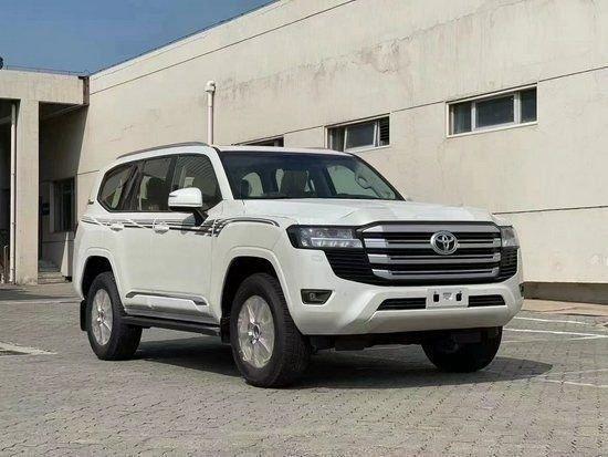 23款丰田酷路泽3.5TT年底热销价格小涨82.5万起步售价