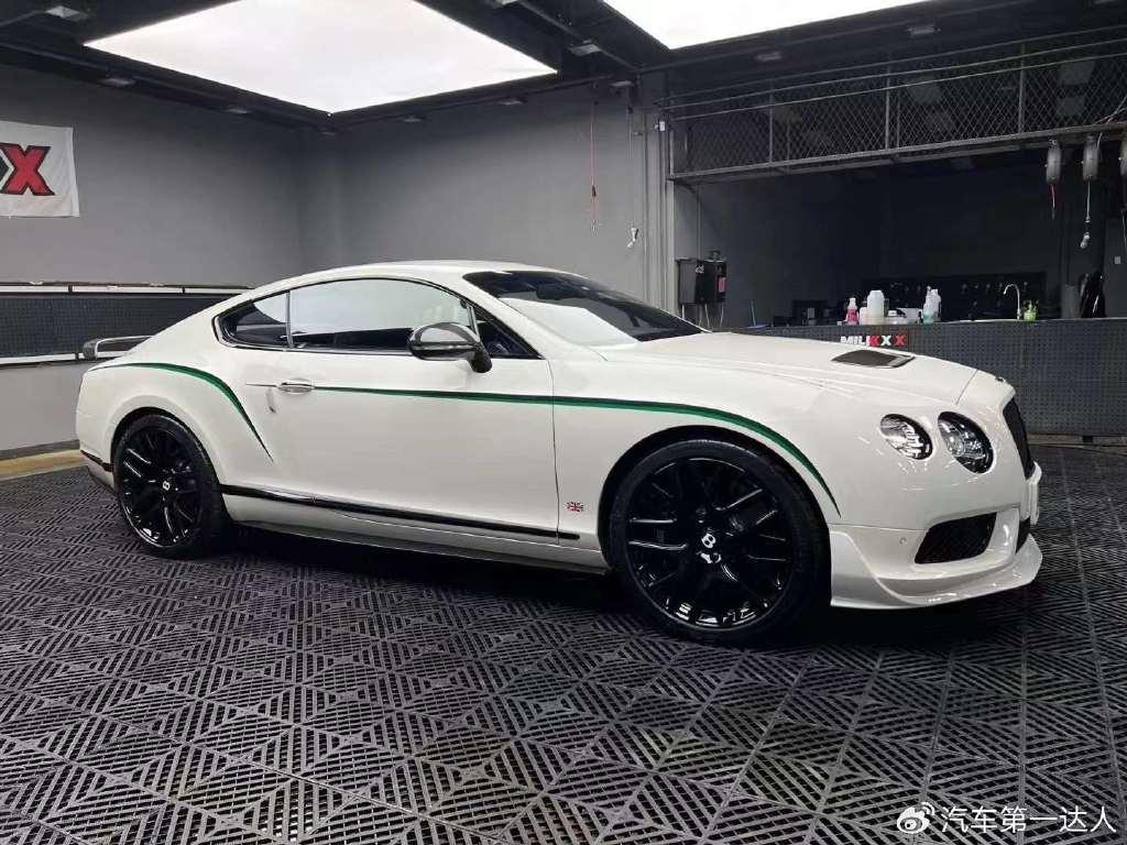 23款宾利欧陆天津港现车手续齐全国牌可分期320万起步价