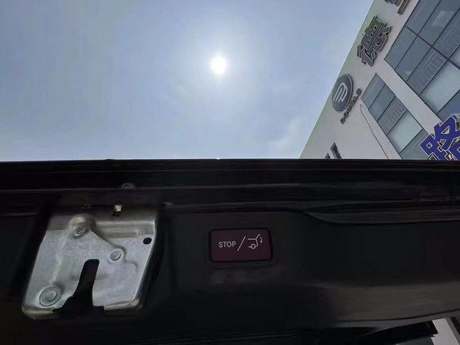 纯进口奔驰V250商务车带改装特价66.8万