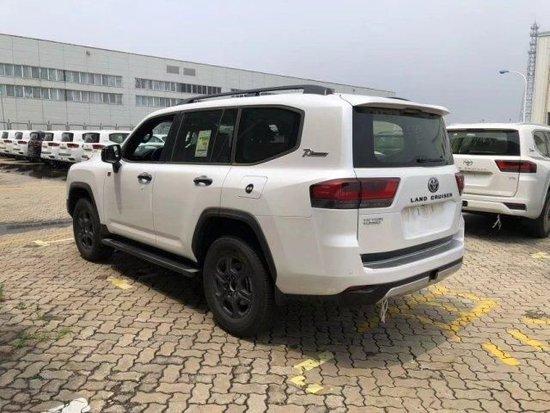 全新一代丰田酷路泽3.3T柴油版优惠大促