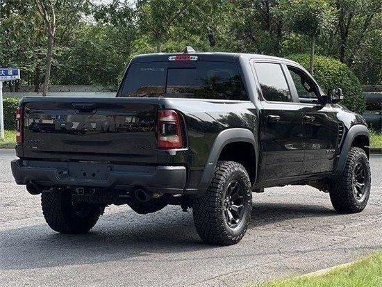 23款道奇霸王龙6.2越野硬汉皮卡 报价80万起售