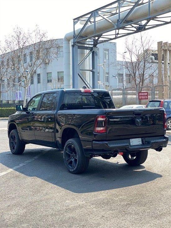 23款道奇公羊运动版皮卡现车49万可分期特价