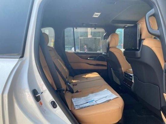 23款雷克萨斯LX600现港口130余万起售 捡漏型SUV