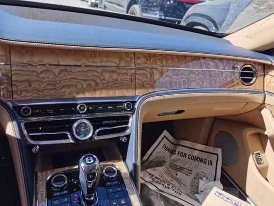 23款宾利飞驰港口库存年底特惠 全国配送上牌无忧