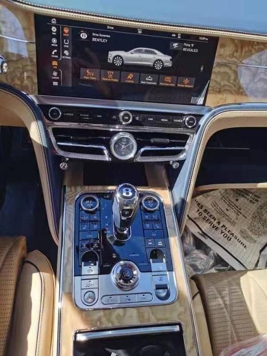 23款宾利飞驰港口库存年底特惠 全国配送上牌无忧