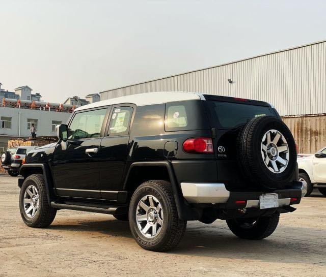 沙漠小王子丰田fj酷路泽带蠕行模式两把差速锁 年底特惠46万