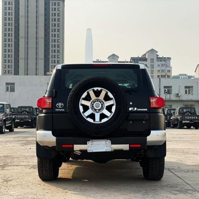 沙漠小王子丰田fj酷路泽带蠕行模式两把差速锁 年底特惠46万