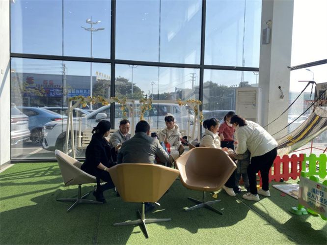 旦愿有礼 一起吉利——佛山盛迪圣诞狂享惠