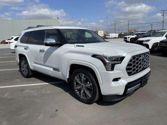 24款丰田红杉顶点版3.5t混动降价 惊喜好礼送不停