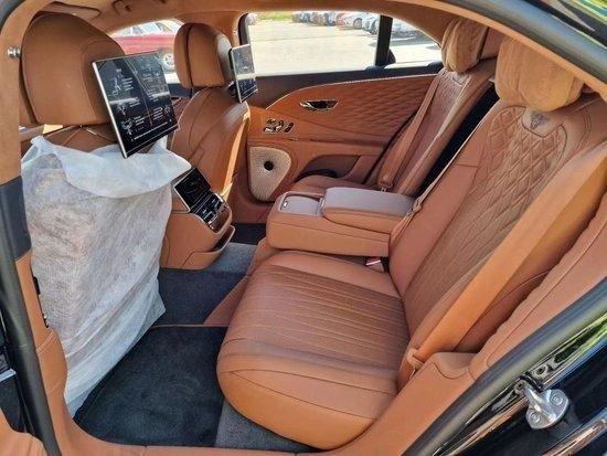 享誉全球23款宾利飞驰雅度版4.0T彰显气场现车优惠20万+