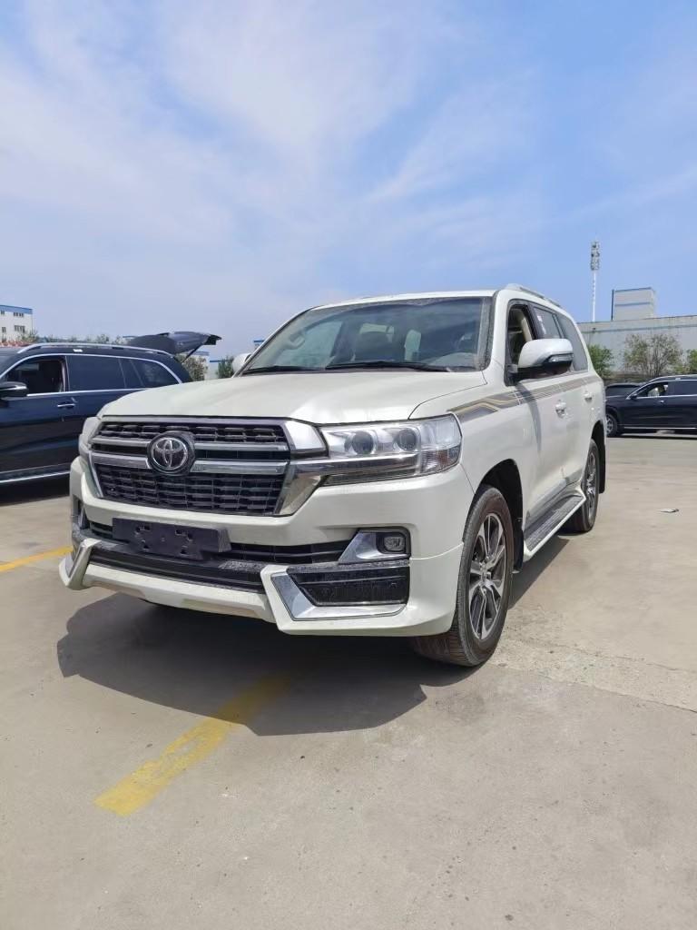 一代经典v8丰田酷路泽5700港口最新抄底价