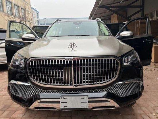 奔驰GLS450升级迈巴赫 黑金色双拼外观成品展示