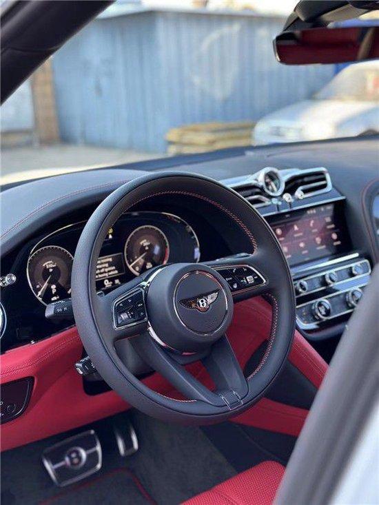 全新宾利添越奢华品牌汽车诠释贵族风范