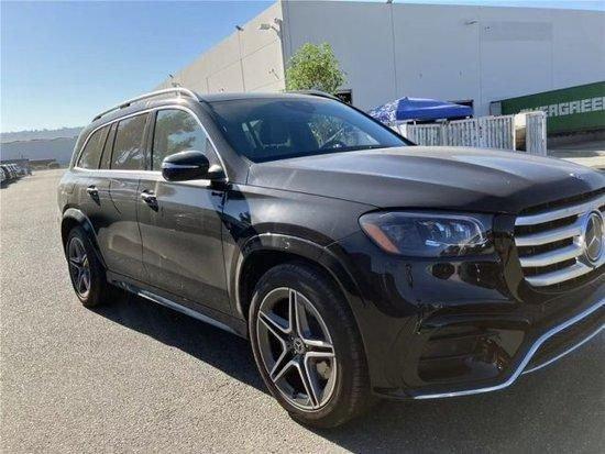 24款奔驰gls450现车直降8万3.0t价格104万起售可分期