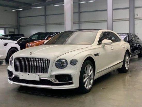 2024款宾利飞驰40t到港老款车型惊人爆降20万