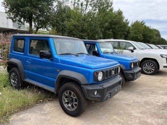 23款铃木吉姆尼15l港口现车手续齐22万起售