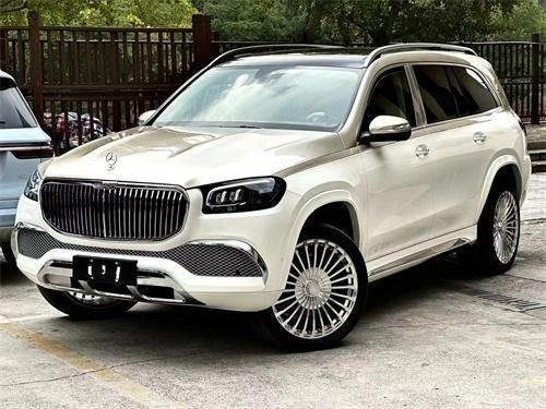 奔驰GLS450原厂一比一改装升级迈巴赫GLS600