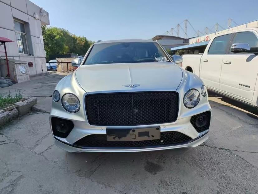 宾利添越40tv8港口报价最低240万起