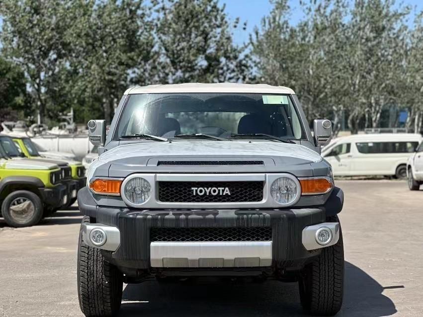 丰田fj酷路泽40l港口最新报价行情45万起