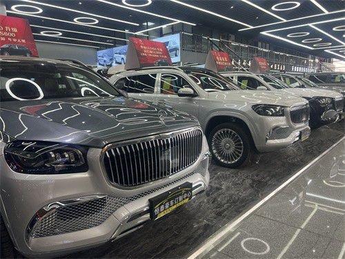 奔驰GLS450升级迈巴赫/巴博斯/迈莎锐 店内现车任选