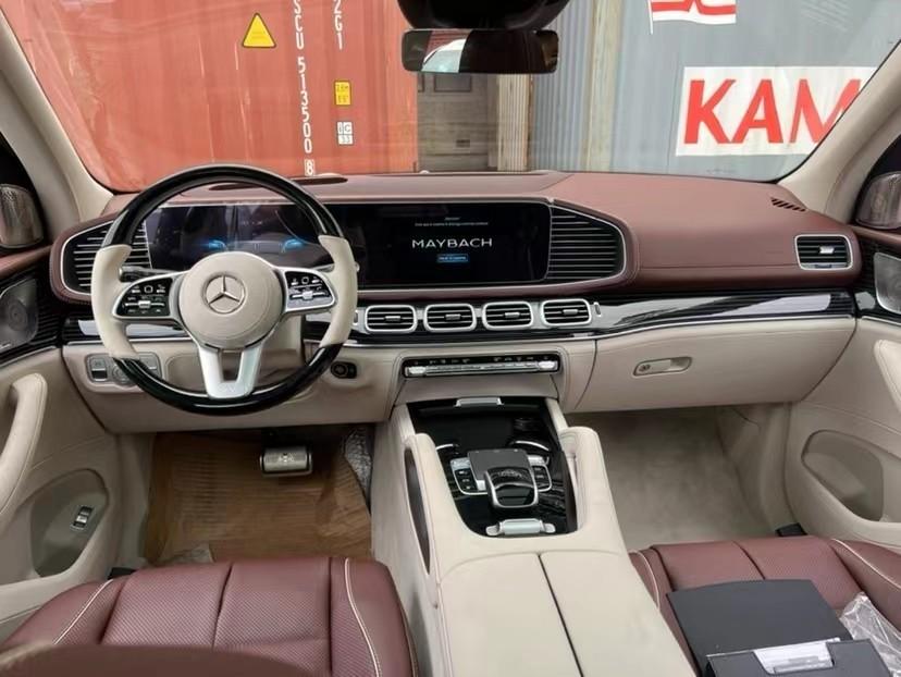 王经理(同微信)23款奔驰迈巴赫gls600内饰使用了家族最新的设计语言