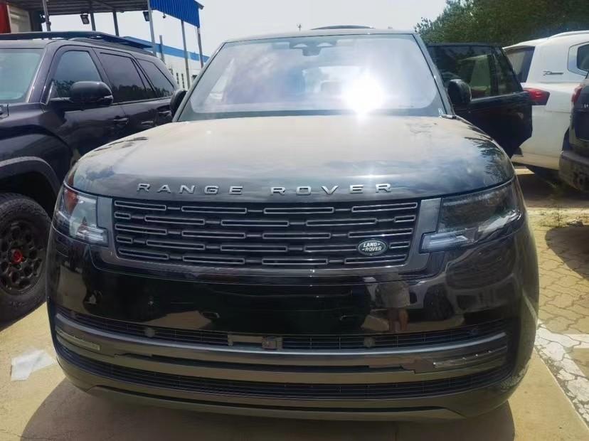 路虎揽胜行政4.4t加长轴最新报价行情235万