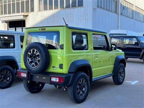 23款铃木吉姆尼15l现车3门版5门版最新报价225万起售