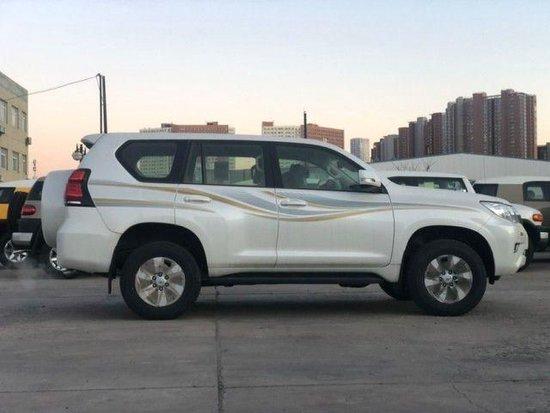 袁女士 (微信同步支持分期)中东版丰田蛮横2700可谓越野之王,具有