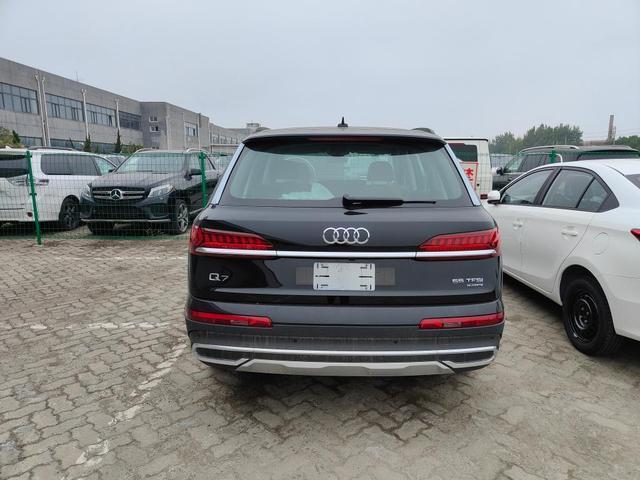 2023款奥迪q720t落地价格50多万出头