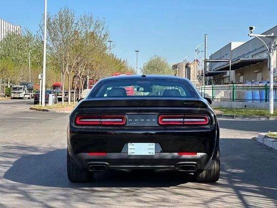 2023款道奇地狱猫6.2t200万现车天津港口直降120万提车秒全国