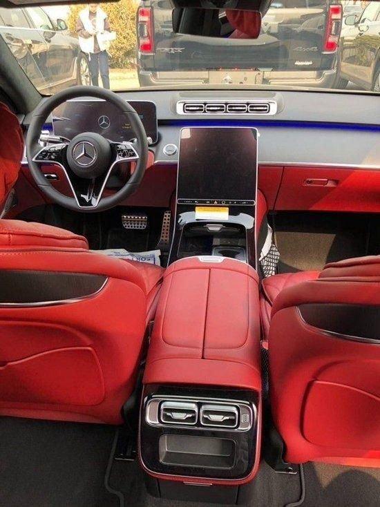 2024款奔驰s500现车优惠大118万起售