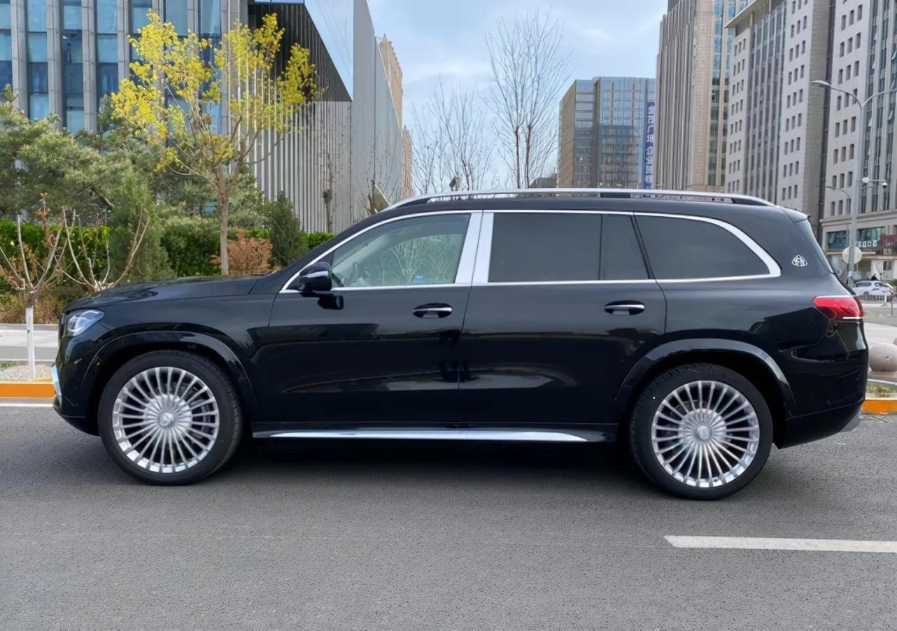 落地500万！新一代迈巴赫GLS600港口实拍，后排不输埃尔法