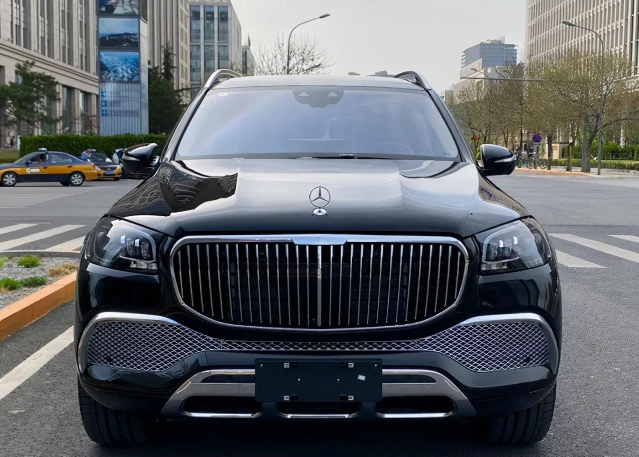 落地500万！新一代迈巴赫GLS600港口实拍，后排不输埃尔法