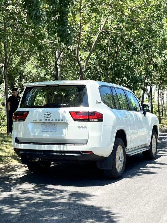 丰田酷路泽4000丐版报价69万起天津现车港口降价热销