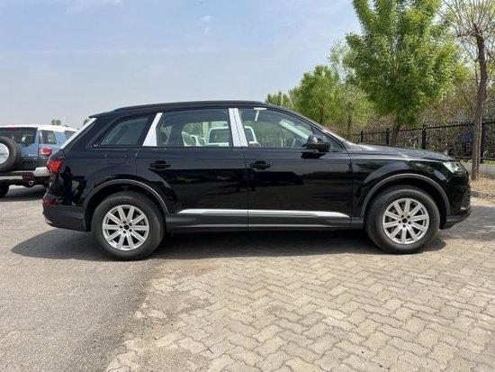 2023款奥迪Q7 2.0T标准版价格40余万起可0首付