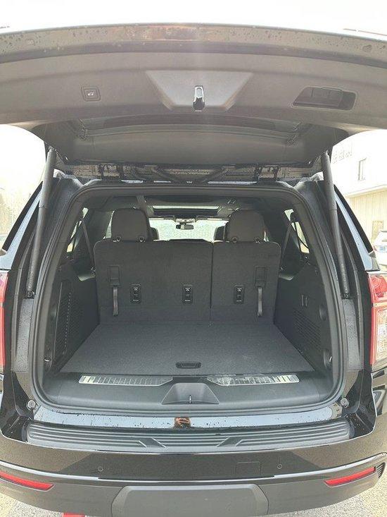 2023款雪佛兰萨博班5.3汽油加长版5.7米现车报价86万