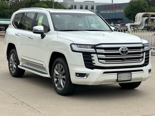 23款丰田3.5t酷路泽lc300 仅需80多万起可分期