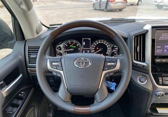 24款丰田陆地巡洋舰5700v8高配裸车真实价格