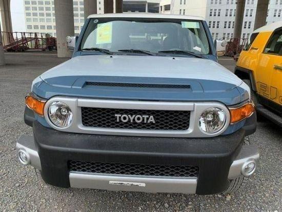 23款丰田fj酷路泽这么多颜色您喜欢哪款