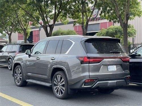 24款雷克萨斯lx600年底特价130万起售