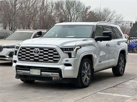 23款丰田红杉35t混动配置丰富价格透明