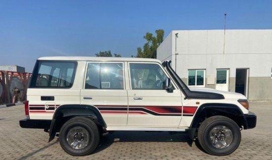 2023款丰田酷路泽lc76 现车50余万起售可分期