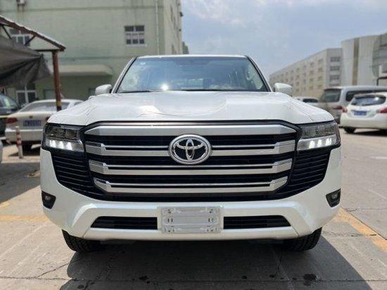 丰田酷路泽400040l港口最新报价7x万起