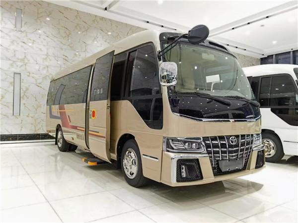 进口丰田考斯特豪华商务车12座价格