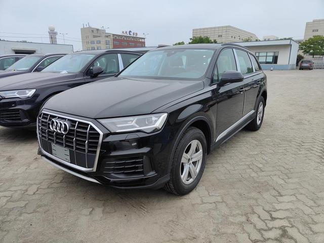 2023款奥迪q7天津港行情20t国六裸车价格49万