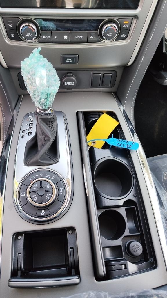 23款日产途乐40l平行进口价格50余万提车40l可全国分期