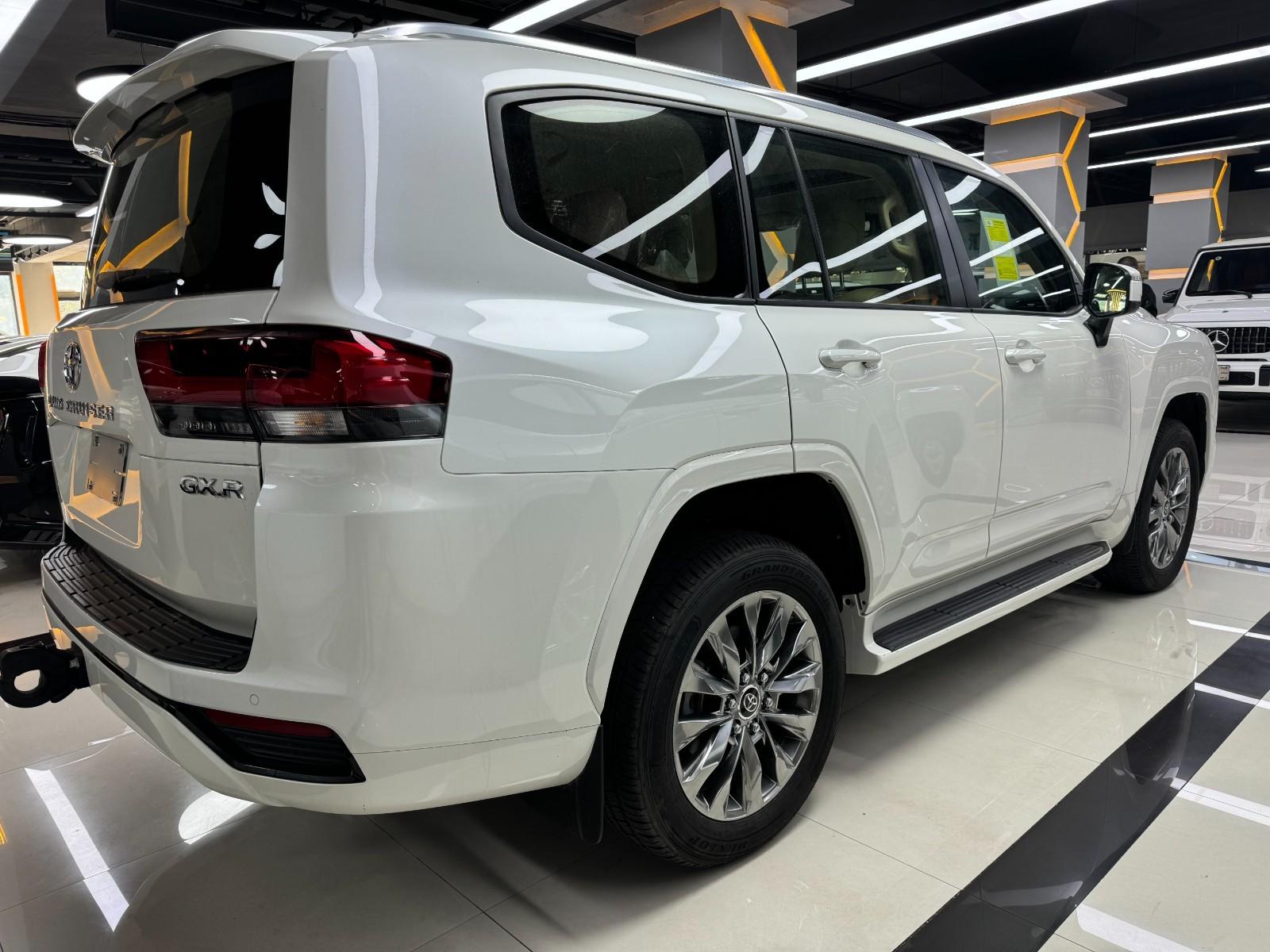 丰田酷路泽LC300最新价格3.5TT现车82万起全国可分期