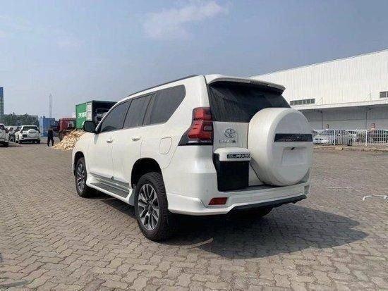 23款丰田霸道4000两气囊后挂无窗裸车价格55万