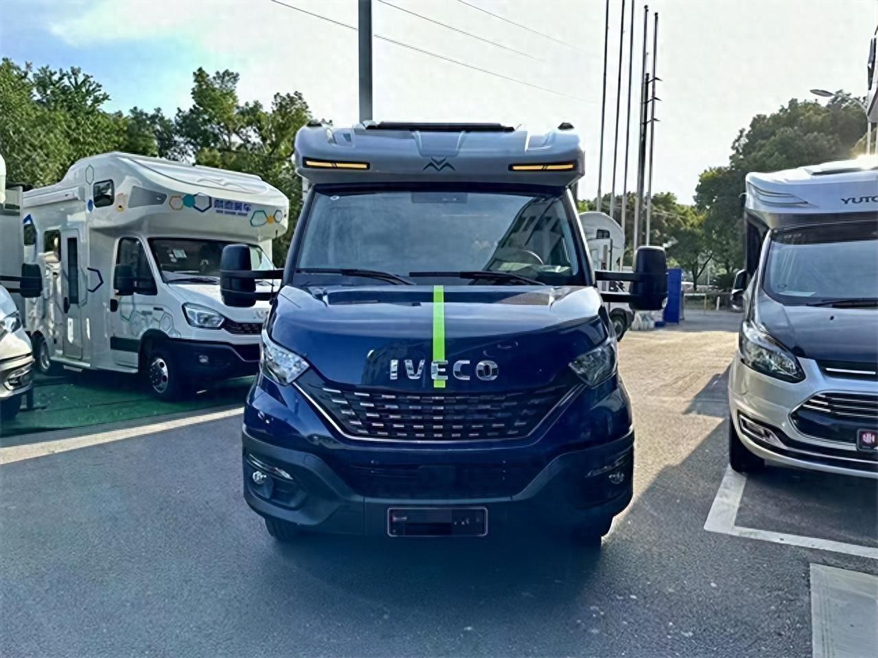 戴德高端进口小额头urv房车,现车在店