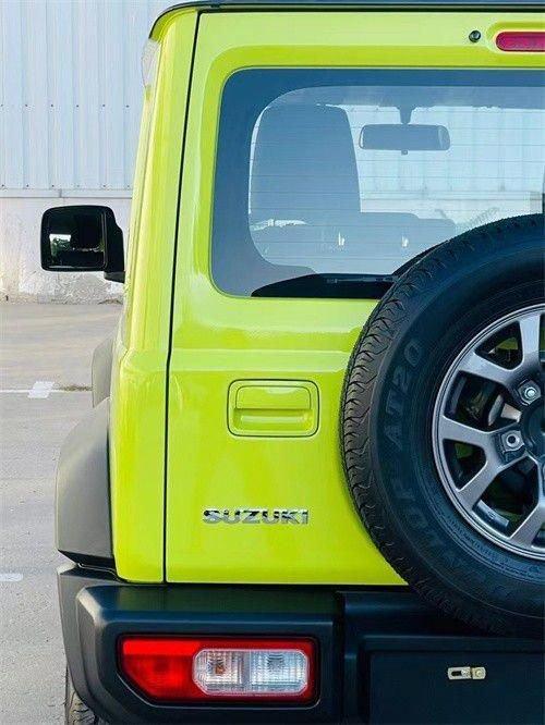 23款铃木吉姆尼15l越野小车23万港口最低售价